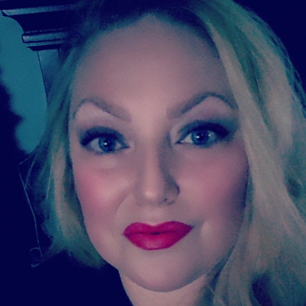 Meet your Posher, Noelle